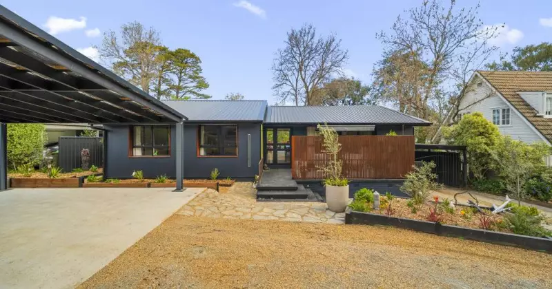 Campbell Home Blends Modernist Design with Resort-Style Living