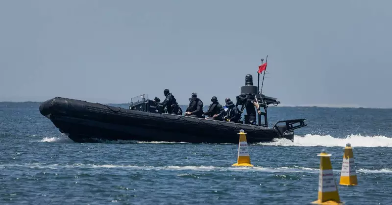 Rising Tide Activists Paddle into Newcastle Port Exclusion Zone