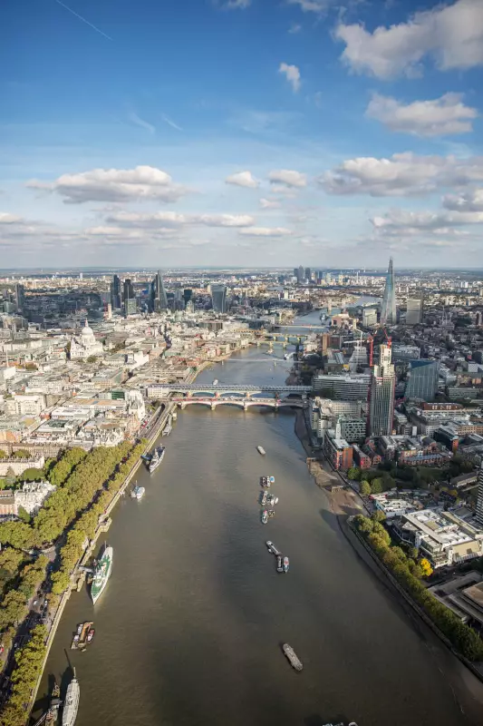 Walk This Way: Discover England's Thames Path - The Ultimate Aussie Guide