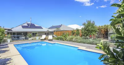 Tullimbar Entertainer's Paradise: Pool, Alfresco Area & Luxury Living