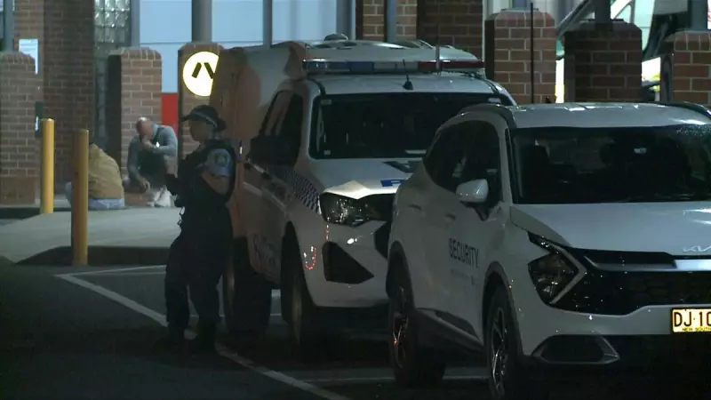 Man with gunshot wound walks into Sydney hospital, police hunt shooter