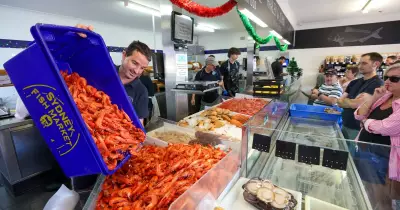 Christmas Eve Rush: Illawarra Seafood Shop Sells 5 Tonnes of Prawns Amid 4.45am Queues
