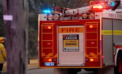 Gingin Residents Evacuate as Cowalla Bushfire Rages North of Perth