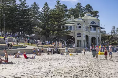 Perth's Christmas scorcher: Health alert as 40C heatwave looms