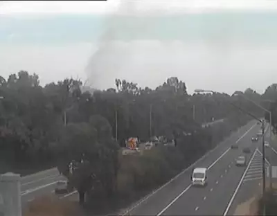 Roe Highway Bushfire: Traffic Delays as Blaze Burns Near Perth Motorway