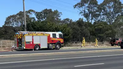 Surf Coast Highway lane closure sparks major traffic delays after Mount Duneed grass fire