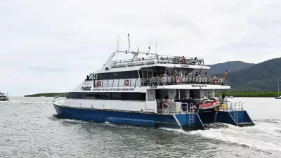 Tourism Boss: More Visitors Needed to Protect Great Barrier Reef After Award