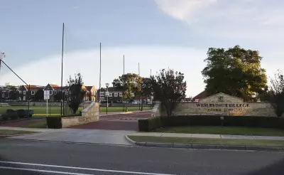 Wesley College Enforces Smartphone Ban to Delay Student Social Media Access