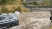 Flash Floods Strand Holidaymakers in Victoria, 180mm Rain in 6 Hours