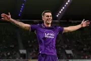 Perth Glory Legend Urges Club to Secure Star Tom Lawrence's Future