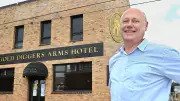 Andrew Routley передаст паб Gold Diggers Arms семье Апхэм в Джилонге