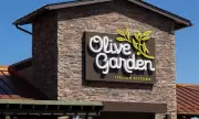 Chef Dies After Plunging Head into Deep Fryer at US Olive Garden Restaurant