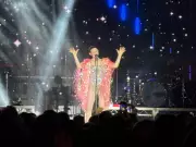 Sophie Ellis-Bextor brilla en Perth con una actuación disco inolvidable en Ice Cream Factory