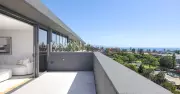 Wollongong Penthouse Offers Luxury Living with Breathtaking Coastal Views