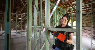 Former Banker Becomes Carpenter After Injury Sparks Career Transformation