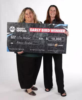 Fremantle Fan Rebecca Kiriakidis Wins $10,000 AFL Early Bird Tipping Prize