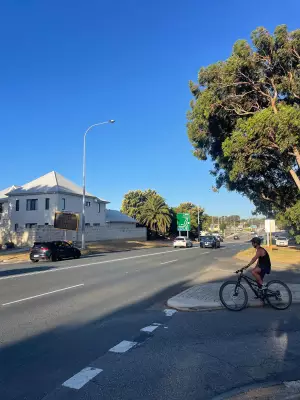 Fremantle Residents Demand Pedestrian Refuge at Dangerous High Street Intersection