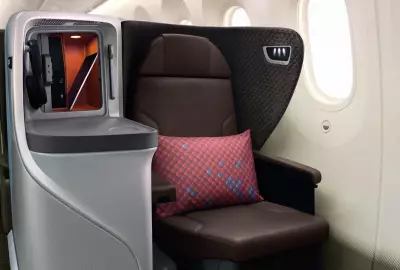 Singapore Airlines Dreamliner Business Class: A Luxurious Journey from Perth to Singapore