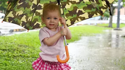 Tropical Low 29U in North Queensland Has Moderate Cyclone Formation Chance