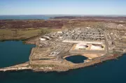 Woodside's Browse LNG Project: Carbon Capture Plans Persist Despite Environmental Plan Withdrawal