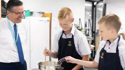 Maryborough Students' Road Safety Fears Prompt MP Visit to Address Dangerous Conditions