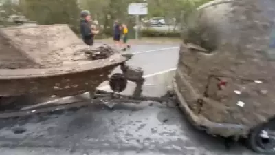 Mystery Van and Boat Recovered from Gold Coast Creek After Two Years Submerged
