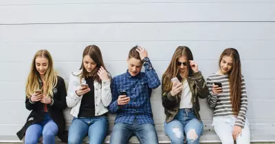 Teen's Mixed Feelings as Social Media Ban Fails to Pass Parliament