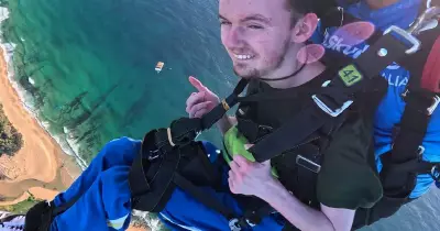 Wollongong skydive: Brave Toby Holt jumps 13,000 feet despite Huntington's