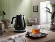 De'Longhi's Chic Eclettica Kettle Drops to Under $100 at Amazon Australia