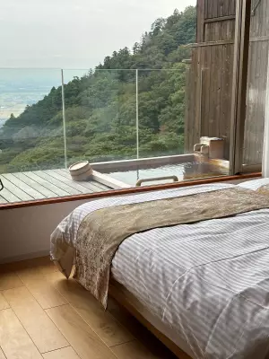 Discover Japan's Onsen: A Guide to Hot Spring Etiquette and Luxury Ryokan