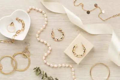 Elevate Your Outfit with Chic and Glamorous Jewellery Picks