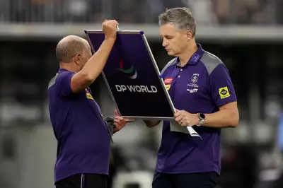 Fremantle coach Justin Longmuir brushes off claims of disrespect over contract