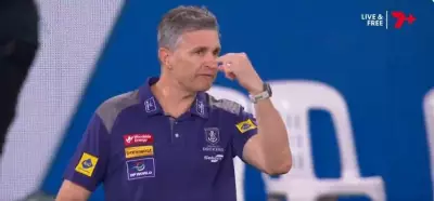 Fremantle coach Justin Longmuir delivers fiery quarter-time spray against Bulldogs