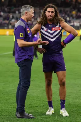 Fremantle Dockers captain Alex Pearce sidelined with MCL injury after eighth straight win