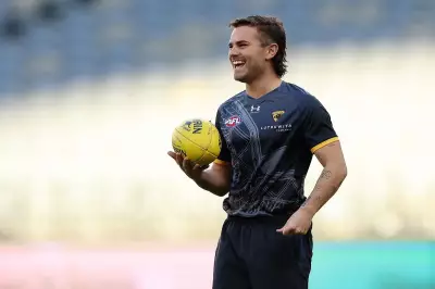 Fremantle Dockers Host Hawthorn in Top-Four Clash of Streaking AFL Teams
