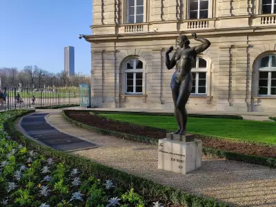Jardin du Luxembourg: Paris's Timeless Park Through the Seasons