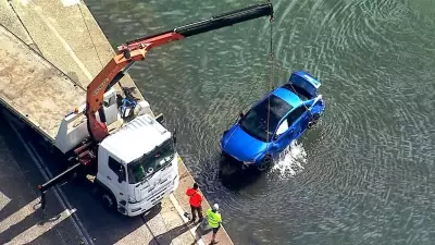 Passenger dies after car crashes into NSW weir, driver escapes