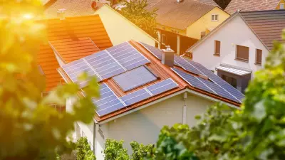 Solar Plan to Cut $135 from 260,000 QLD Homes' Bills