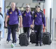 Fremantle Dockers Fly Home at Midnight After Bulldogs Clash
