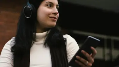 AI Voices in Audiobooks: From Clones to YouTube Piracy