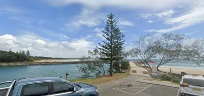 Fisherman Dies After Being Swept Off Rocks on NSW North Coast