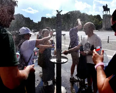 Paris Heatwave Prompts Calls to Ban Alcohol at Public Events