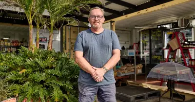 Pearly South: How a Servo Shipping Container Sells High-End Seafood