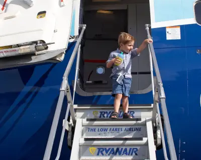 Ryanair faces UK probe over fees for parents sitting with children