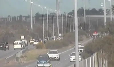 Vehicle Rollover on Roe Highway Causes Major Traffic Delays in Perth