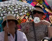 Best Clothing for Extreme Summer Heat: Expert Guide