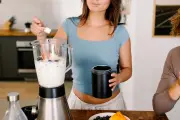 Creatine Is Now Mainstream: Why Everyone Is Using It for Fitness