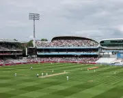 England on top but New Zealand still have hope in low-scoring Test
