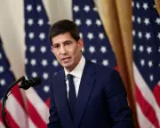 Fed Holds Rates Steady for Fourth Time Under New Chair Kevin Warsh