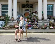 Homeless Man Lives on Porch of UK's Most Expensive £210m Empty Mansion